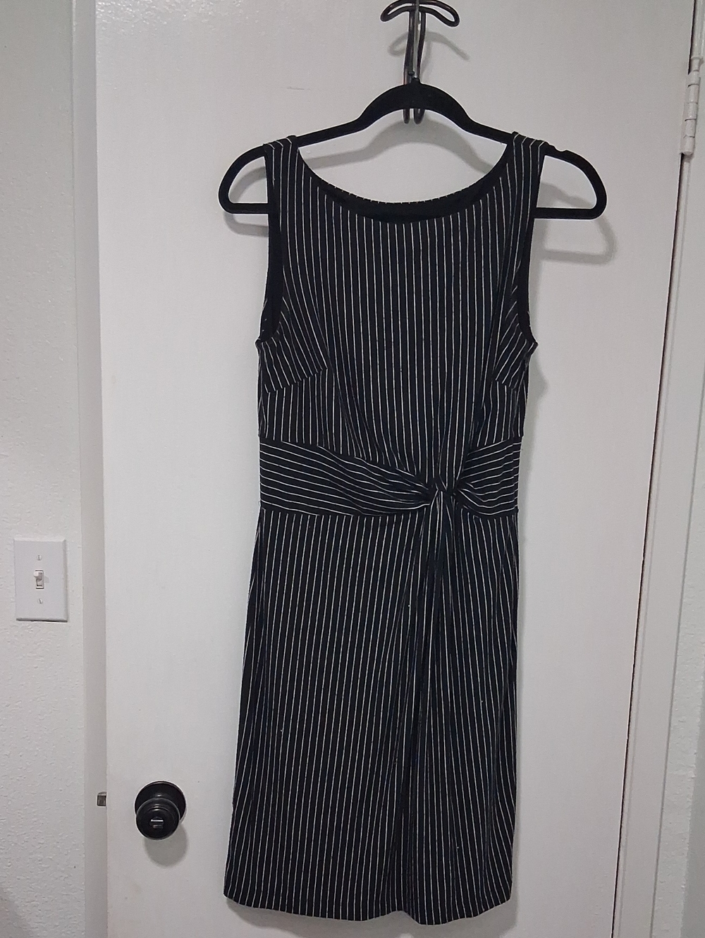 ANN TAYLOR Black and White Pinstripe Knot-Waist Dress Size 10